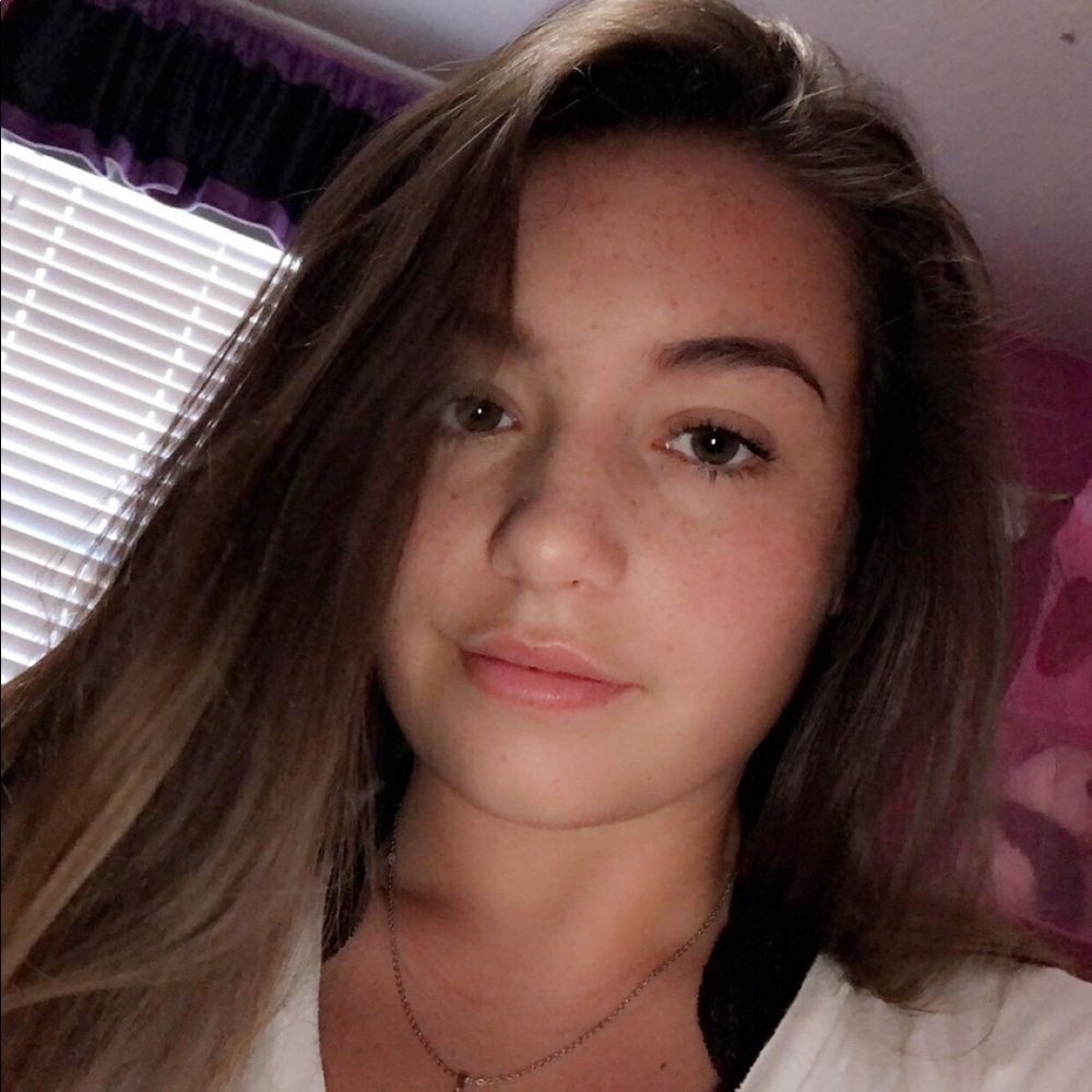 Meet your Posher, Abigail